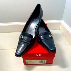 Anne Klein AK Jemmalyn Low Heel Dress Pump. Midnight Blue